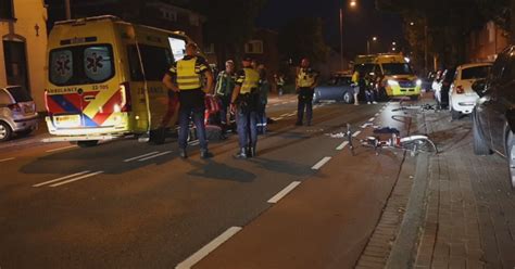 hermes berenkuil.eindhoven|Bestuurder vlucht na crash op rotonde in Eindhoven .